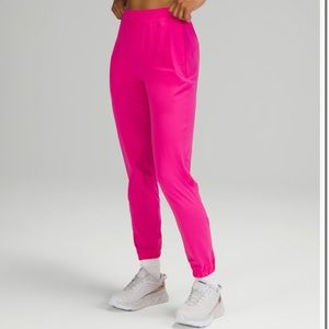 Lululemon adapted state joggers in 28” sonic pink